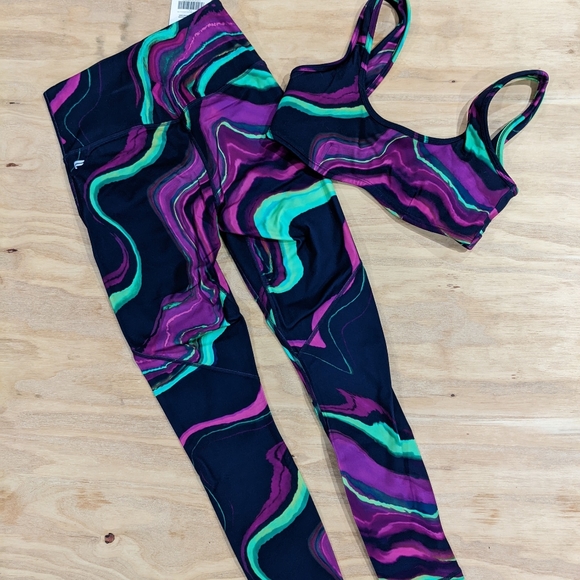 Fabletics Spectrum 2 Piece Outfit - Picture 6 of 8